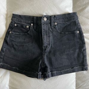 **SOLD** Madewell High-Rise Black Denim Shorts 🩳